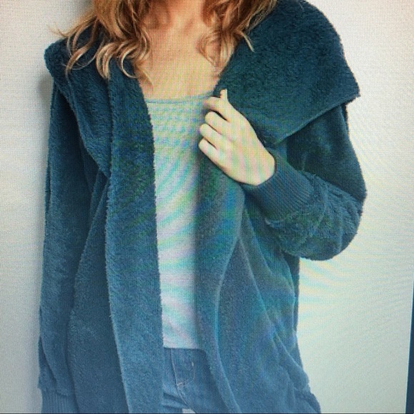 Sherpa Jacket
Others like this $60.00 on posh. - Picture 2 of 2